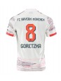 Billige Bayern Munich Leon Goretzka #8 Bortedrakt 2025-26 Kortermet